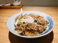 洋葱烧牛肉饭-初居食屋日式料理(万象城购物中心店)
