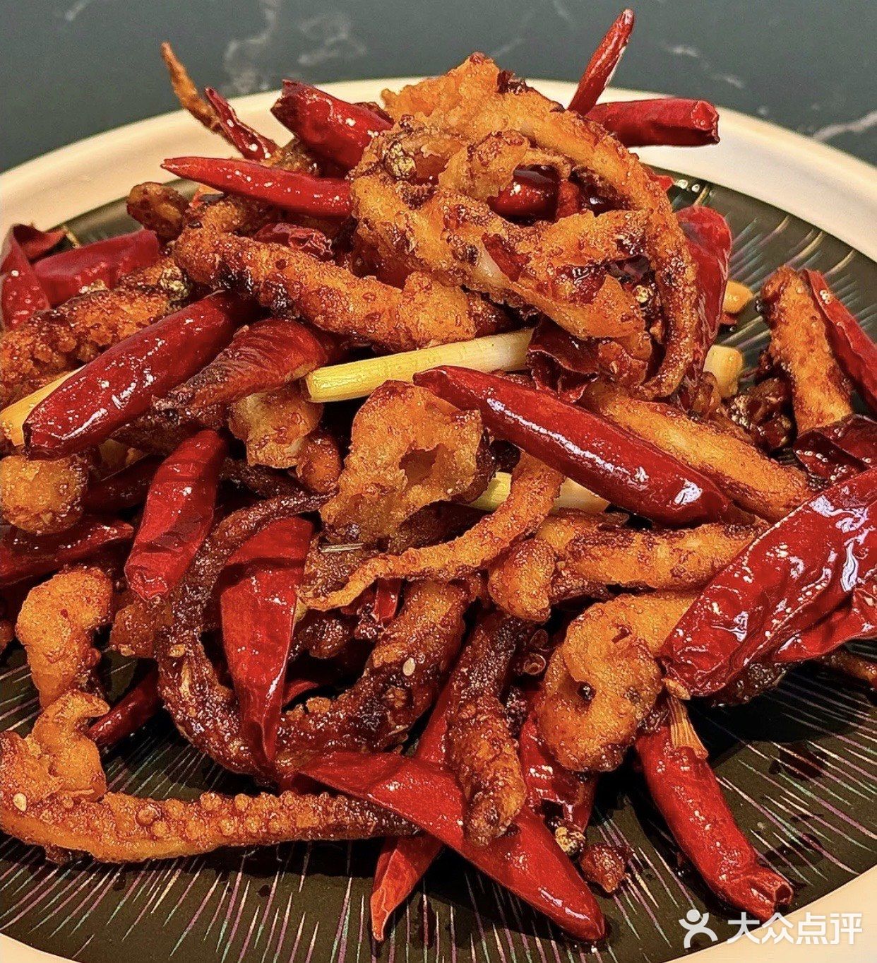 新晋排队王鲁菜餐厅，人气很旺，口味确实不错👍