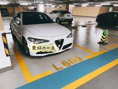 -金虹桥国际中心·停车场