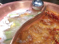 -山城鼎重庆老火锅(西安钟楼店)