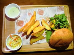 黑松露菌菇牛肉汉堡-COMMUNE幻师(上邦百汇城店)