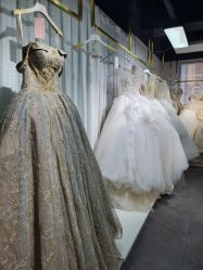 点击看大图 -曼青婚纱礼服馆