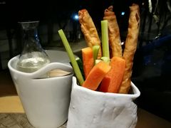 -穹六人间 people 6(岳阳路店)