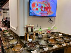 自助调料区-一哥澳门豆捞 · 十七年经典澳门火锅(四季天地店)