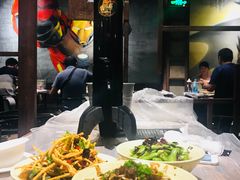 -巴厘龙虾·榜首油焖大虾(音乐学院·沿江酒馆店)