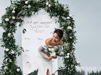 断桥上，你寻觅到我，而今，我又在桥上寻你