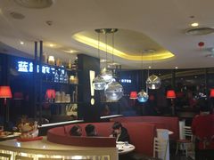 大堂-必胜客(武汉欢乐谷店)