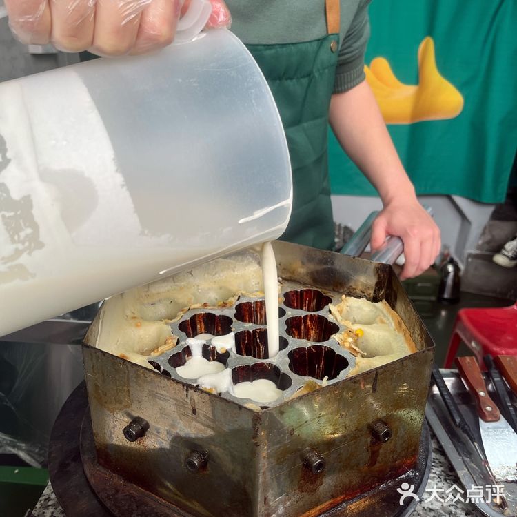 牌坊街的梅花糕，8块一个