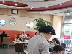 大堂-李先生牛肉面大王(营口大润发店)