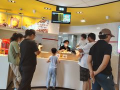 -麦当劳(绿地欢乐颂店)