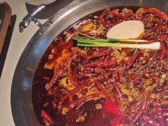 -茅草房·河畔园林火锅