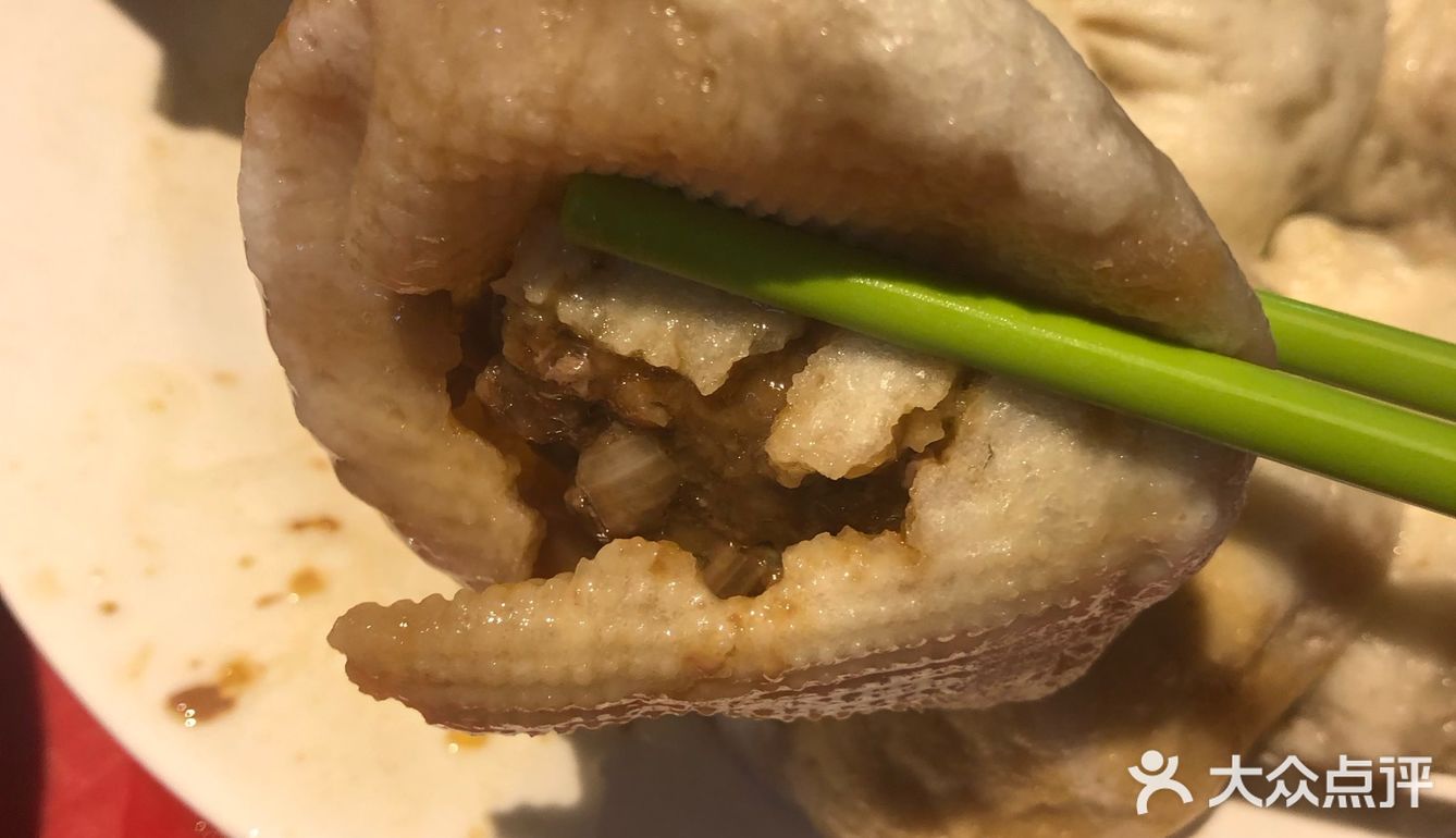 期望有点大，得粘醋吃，单独吃会有点油腻，牛肉大葱的