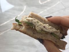 牛油果鸡肉三明治-罗森尼娜(德思勤店)