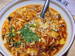 小油条配酸辣汤-味莊·青岛菜(云霄路店)