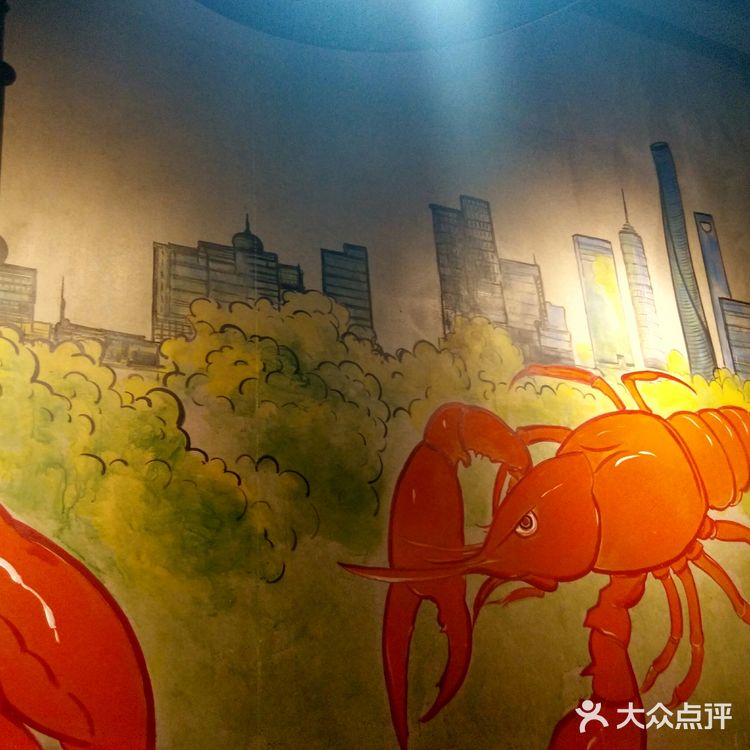 靠近南昌路，室外环境可谓安静优雅。餐厅内部空间也很大