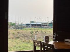 -Chom Cafe and Restaurant