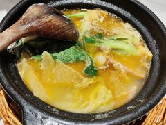 蟹粉三鲜砂锅-馋三尺蟹粉小笼(人民广场店)