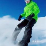 滑雪的宝贝太帅气了