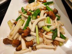 姬松茸百合芦笋-新南华大酒店(长寿店)