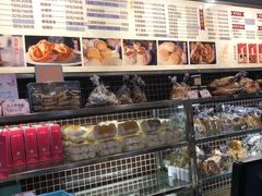 面包甜点陈列柜-国际饭店·帆声西饼屋(黄河路店)