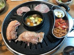 -江南猪肉商会无限续吃(弘大店)