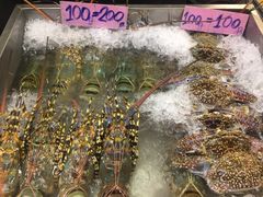 -J Daeng Seafood