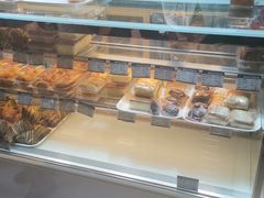 -白玉兰食品甜凤店(合生汇店)