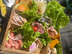 -山野的朋友露营炭火烤肉