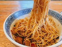 辣肉拌面-沪西老弄堂面馆(定西路店)