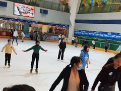 -正佳冰河湾真冰滑冰场