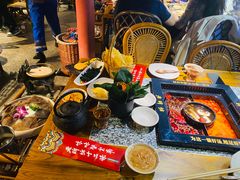 -老牌坊云南鱼豆花火锅(哈西万达店)