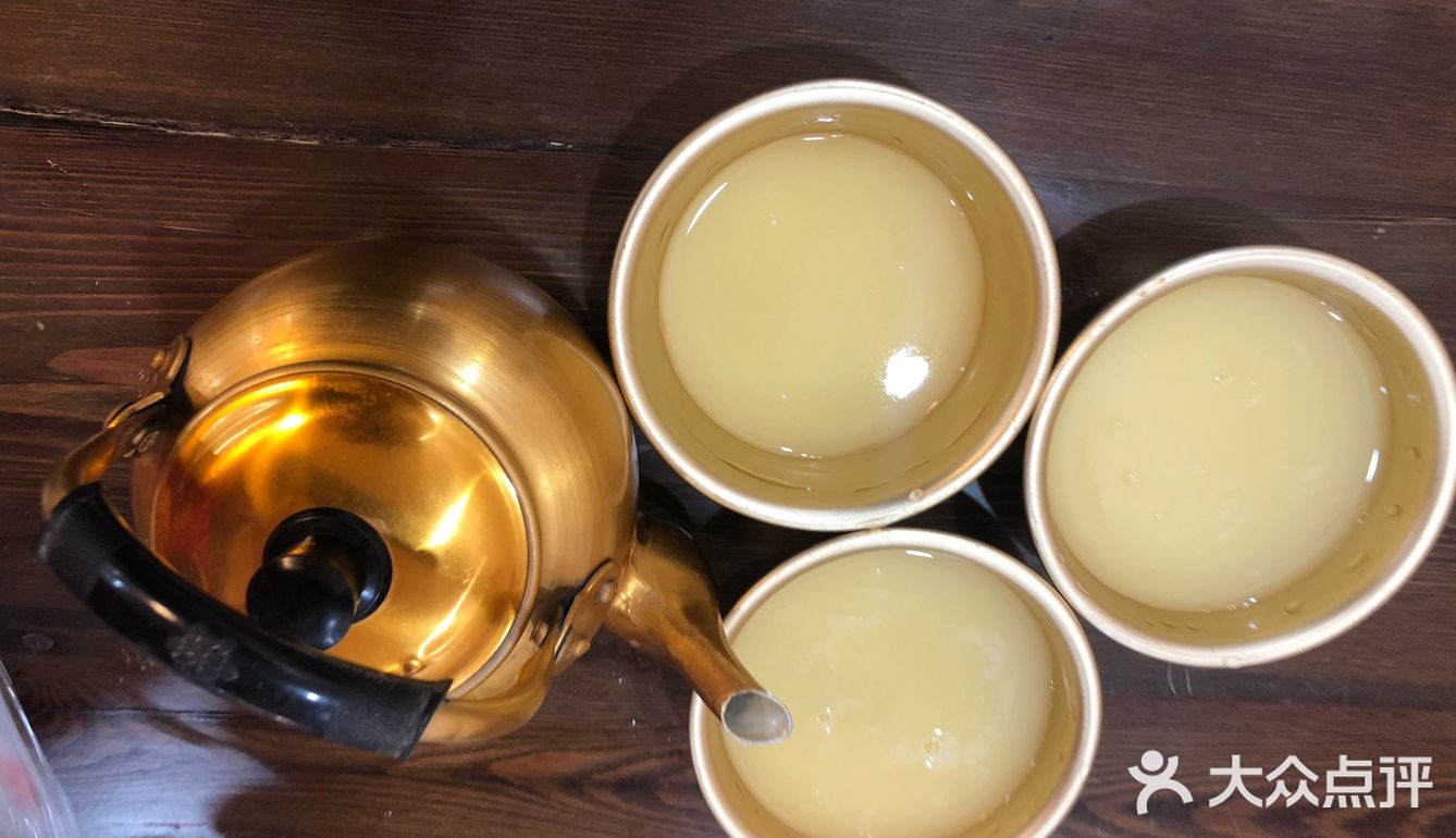 玉米米酒无敌的好喝,度数不高,口感酸甜