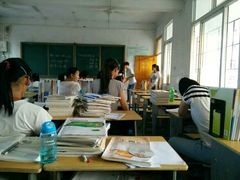 -上海市浦东外事服务学校
