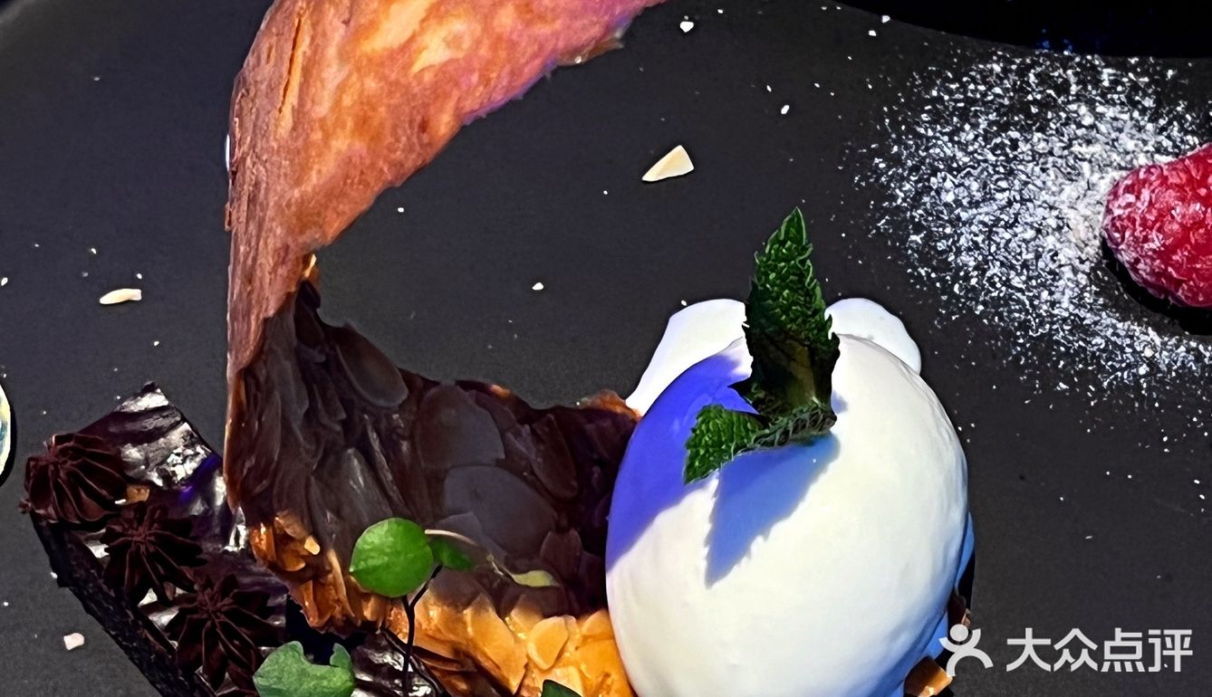 西安首家氛围感国漫餐厅🍽是国潮的浪漫呀！ 