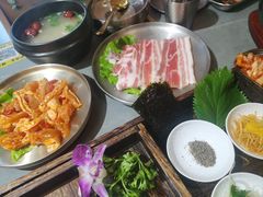 -围炉肉舍丹东海鲜烤肉·烤活鳗(步行街店)