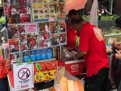 -詹爷爷乌节路街头冰淇淋