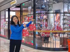 -Laderach 莱德拉(上海环贸iapm店)