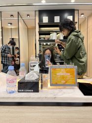 -HAIR CORNER