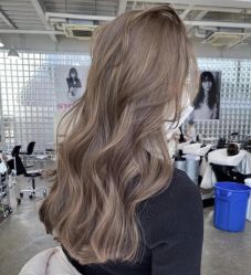 -苑苑发型设计