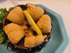 生吃海胆-海味当家·蒸锅海鲜(中山广场创始店)