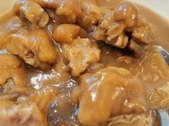 鲍汁扣猪手-渝信川菜(南滨店)