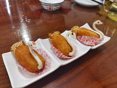天鹅榴莲酥-北部湾鼎盛茶楼(银滩店)