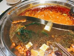 -老房老舍重庆火锅(假日城市店)