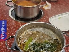 -四囍码头海鲜烧烤自助火锅(外滩南京东路悦荟广场店)