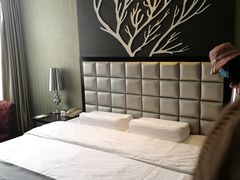 -昆明朗威酒店(昆明站火车站双桥夜市风情街店)