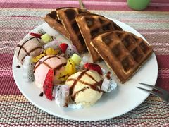 冰淇淋华夫饼-榴莲咖啡馆