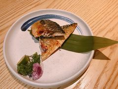 盐烤青花鱼-枝魯枝魯自助料理