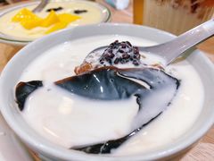 椰汁桃胶黑糯米-堂屋糖水店(愚园店)