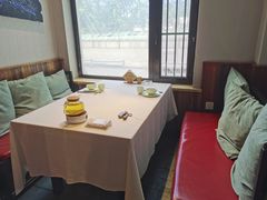 -巷子里小酒馆(繁荣路店)