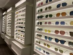 -目艮眼镜SHOWROOM(品牌集合店)